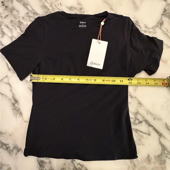 NWT Quince Womens Second Skin Cropped Tee Black Sleeved Top Sz XS - Picture 4 of 7